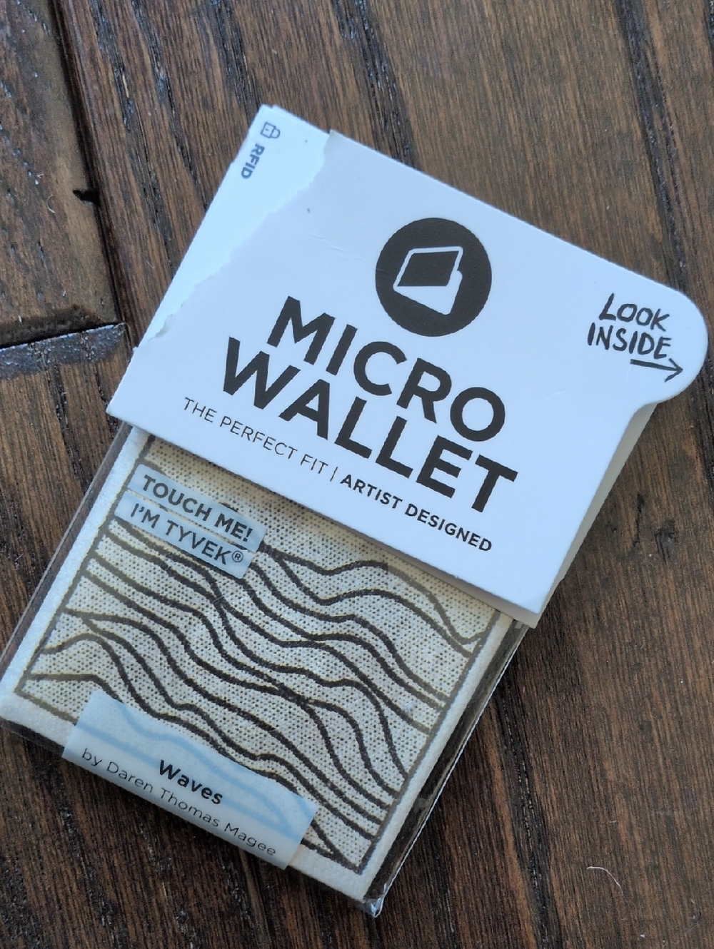 PAPERWALLET I NWT Artist Designed Waves Pattern Tyvek Compact Micro Wallet - Picture 3 of 16